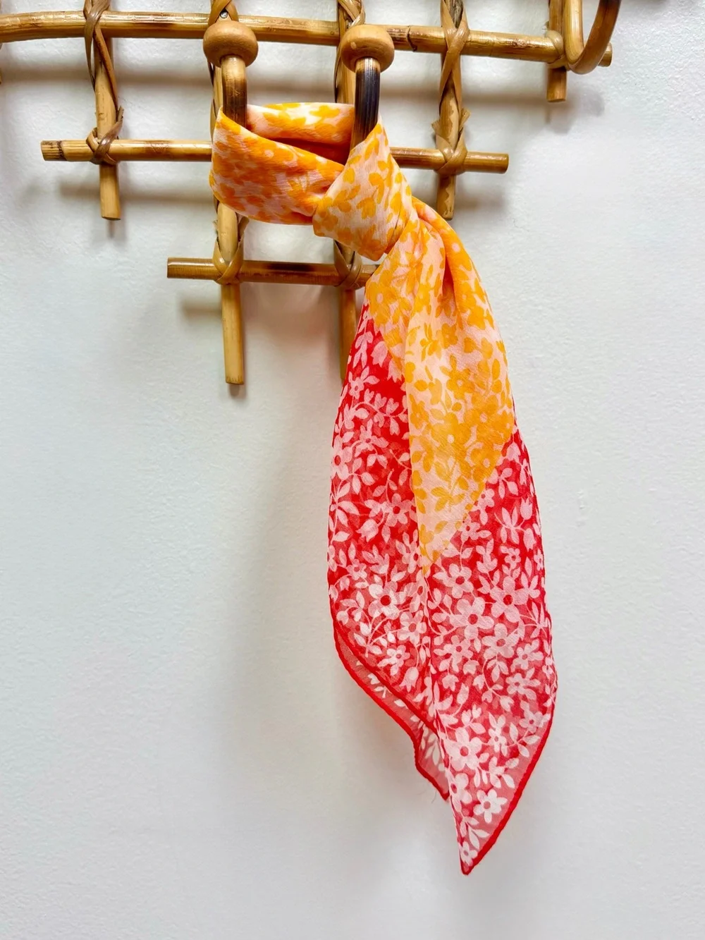 60s Vintage 🌼 Glentex Made in Japan Flower Power Scarf